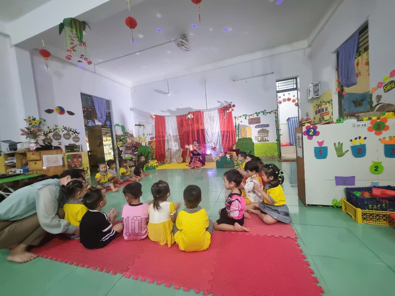 giáo dục âm nhạc tiếp cận đa văn hoá lớp mẫu giáo bé 3-4 tuổi